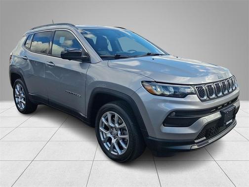 2023 Jeep Compass Latitude Lux