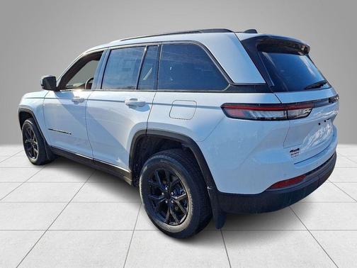 2026 Jeep Grand Cherokee Laredo