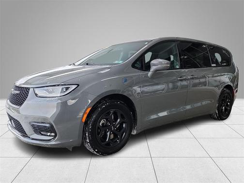 2022 Chrysler Pacifica Hybrid Touring L