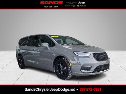 2022 Chrysler Pacifica Hybrid Touring L