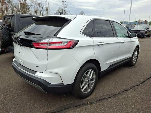 Oxford White 2024 Ford Edge SEL