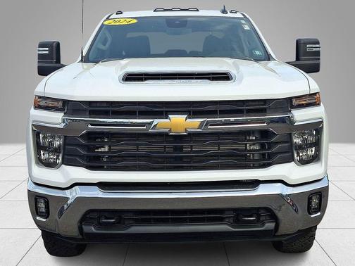 Summit White 2024 Chevrolet Silverado 3500 LT