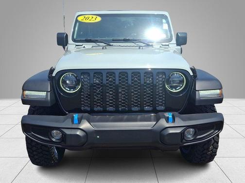 Earl Clearcoat 2023 Jeep Wrangler 4xe Base