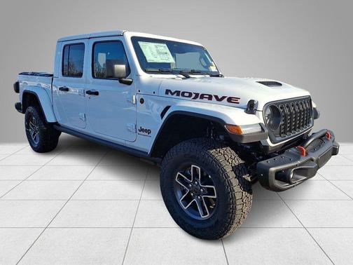 Bright White Clearcoat 2026 Jeep Gladiator Mojave