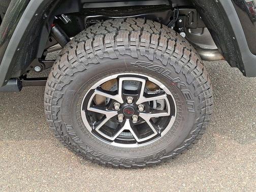 Black Clearcoat 2026 Jeep Gladiator Rubicon