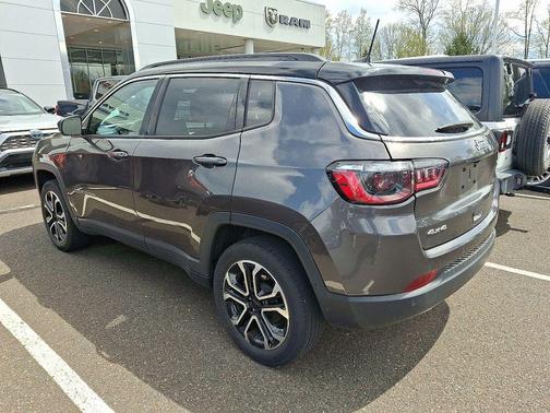 Granite Crystal Clearcoat Metallic 2023 Jeep Compass Limited