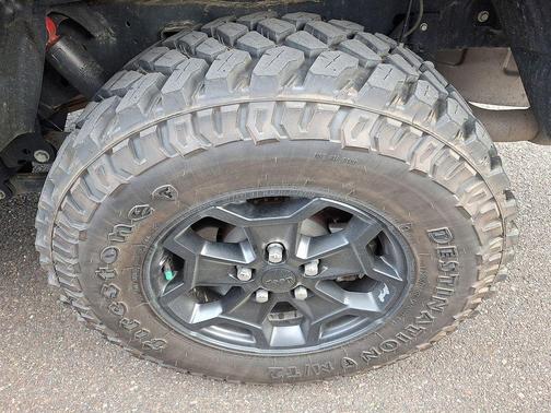 Black Clearcoat 2022 Jeep Gladiator Sport