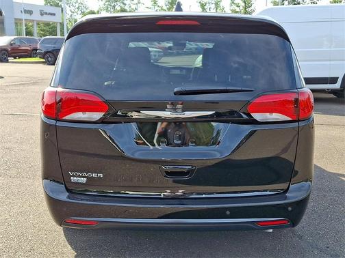 2026 Chrysler Voyager LX