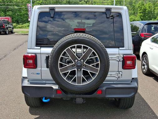 Silver Zynith Clearcoat 2023 Jeep Wrangler 4xe Sahara