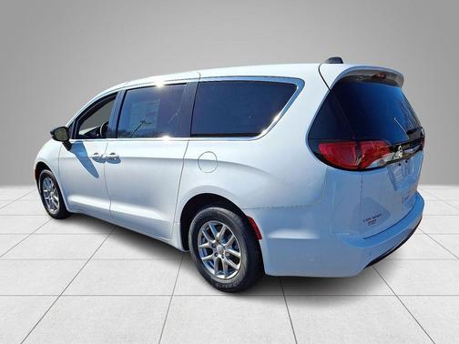 Bright White Clearcoat 2026 Chrysler Voyager LX