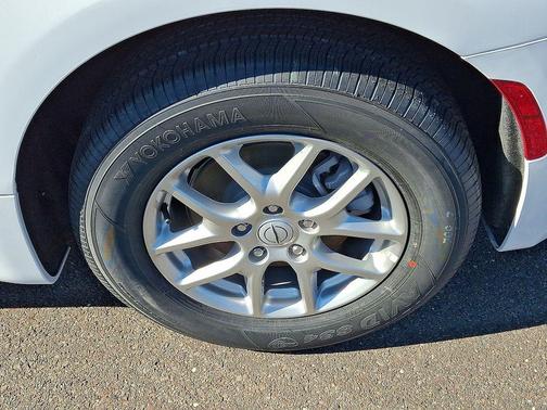 Bright White Clearcoat 2026 Chrysler Voyager LX