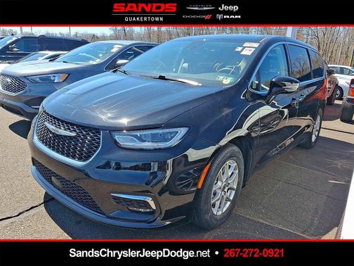 Diamond Black 2024 Chrysler Pacifica Touring-L