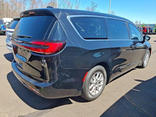 Diamond Black 2024 Chrysler Pacifica Touring-L