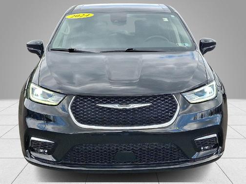 Diamond Black 2024 Chrysler Pacifica Touring-L