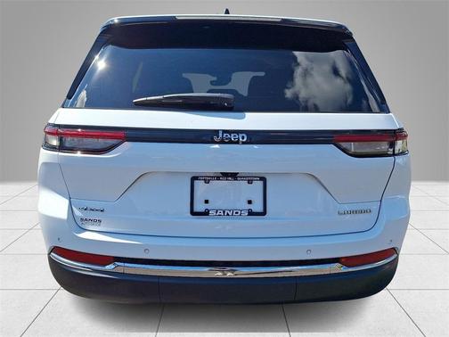 2023 Jeep Grand Cherokee Laredo