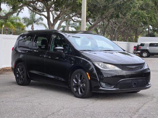 2020 Chrysler Pacifica Touring-L Plus