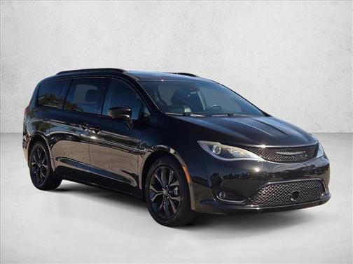 2020 Chrysler Pacifica Touring-L Plus