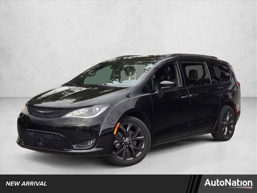 2020 Chrysler Pacifica Touring-L Plus