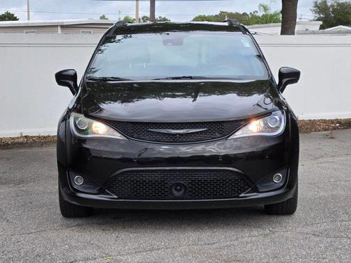 2020 Chrysler Pacifica Touring-L Plus