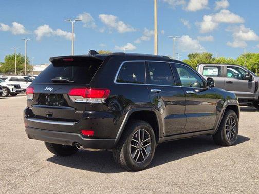 Diamond Black Crystal Pearlcoat 2021 Jeep Grand Cherokee Limited
