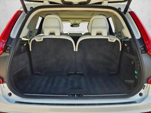 2024 Volvo XC90 B6 Ultimate Bright Theme 7-Seater