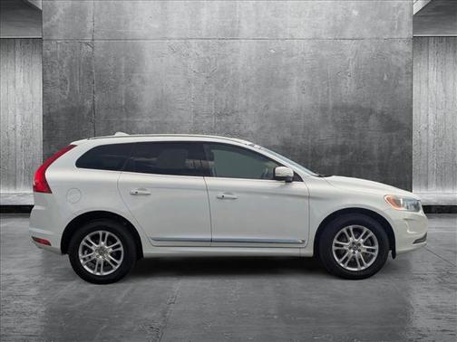 2016 Volvo XC60 T5 Drive-E Premier