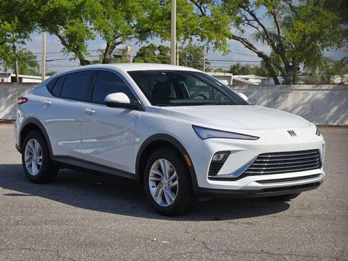 Summit White 2025 Buick Envista Preferred FWD