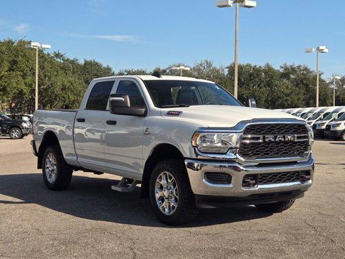 2024 RAM 2500 Tradesman Crew Cab 4x4 6'4' Box