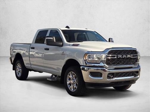 2024 RAM 2500 Tradesman Crew Cab 4x4 6'4' Box
