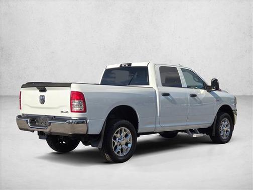 2024 RAM 2500 Tradesman Crew Cab 4x4 6'4' Box