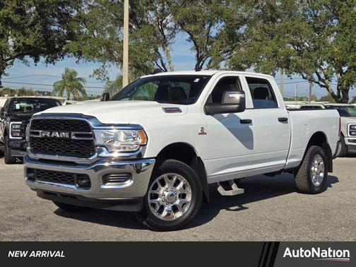 2024 RAM 2500 Tradesman Crew Cab 4x4 6'4' Box