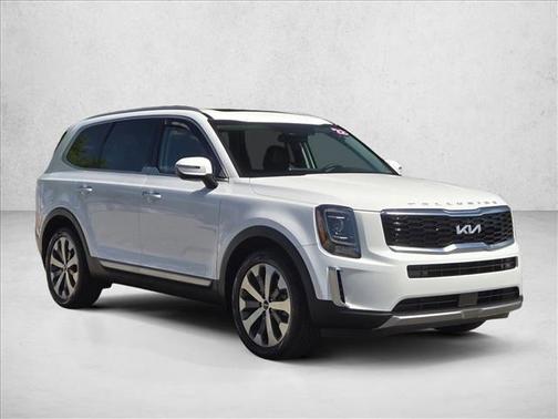 Glacial White Pearl 2022 Kia Telluride S