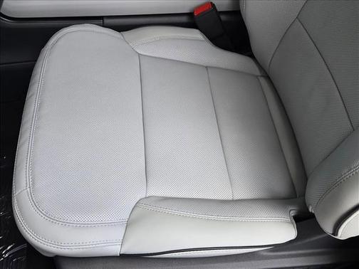Glacier Gray Metallic Tri-Coat 2026 Ford Expedition Max Platinum
