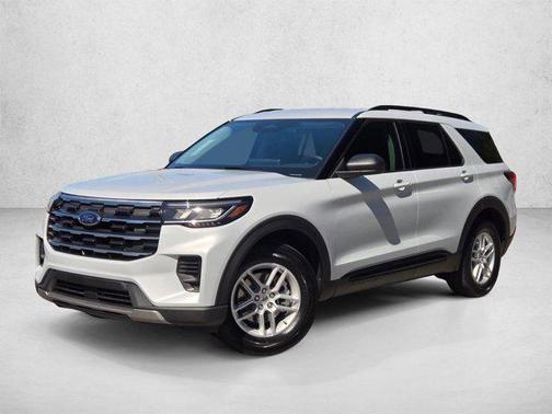 Space White Metallic 2026 Ford Explorer Active w/200A Pkg