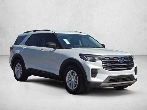 Space White Metallic 2026 Ford Explorer Active w/200A Pkg