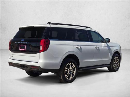 Space Silver Metallic 2026 Ford Expedition Active