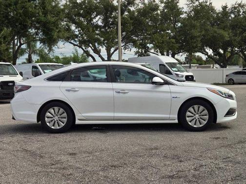 2016 Hyundai SONATA Hybrid SE