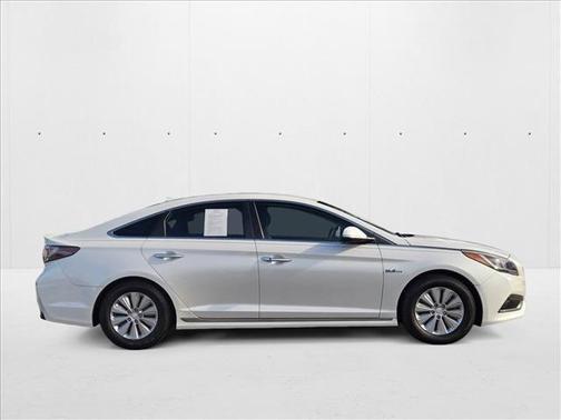 2016 Hyundai SONATA Hybrid SE