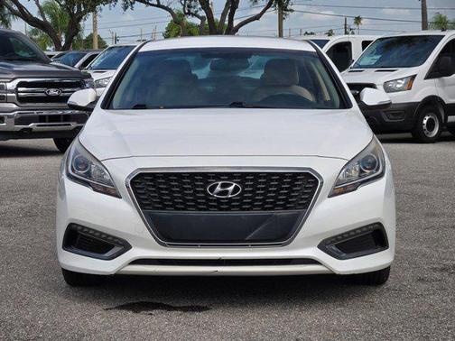 2016 Hyundai SONATA Hybrid SE