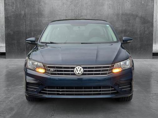 2018 Volkswagen Passat 2.0T R-Line