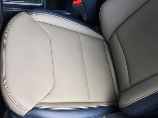 Azure Gray Metallic Tri-Coat 2026 Ford Maverick Lariat