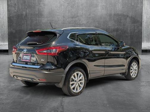 2022 Nissan Rogue Sport SV