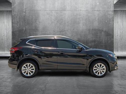 2022 Nissan Rogue Sport SV