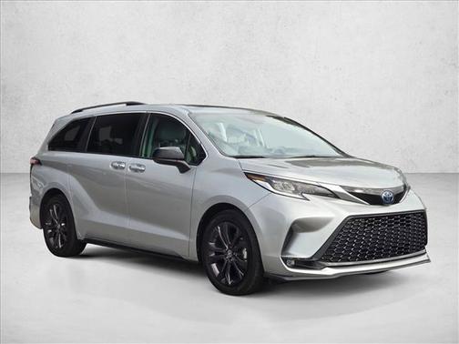 2022 Toyota Sienna XSE 7 Passenger