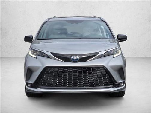 2022 Toyota Sienna XSE 7 Passenger