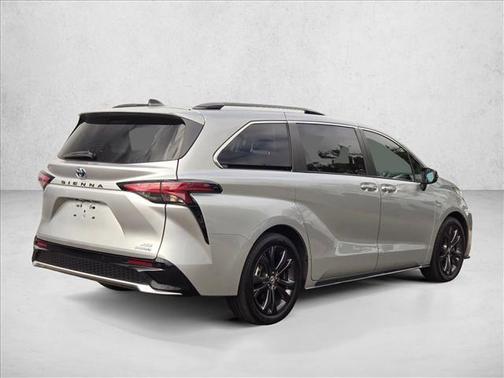 2022 Toyota Sienna XSE 7 Passenger
