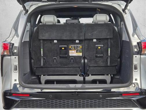 2022 Toyota Sienna XSE 7 Passenger