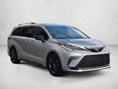2022 Toyota Sienna XSE 7 Passenger