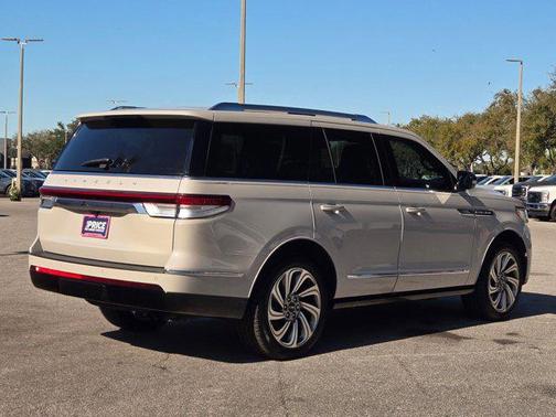 2022 Lincoln Navigator Reserve