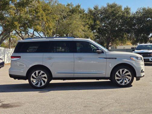 2022 Lincoln Navigator Reserve